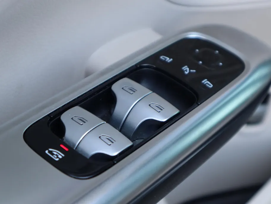 Mercedes-Benz C-Klasse Estate 200 Launch Edition Luxury Line l Keyless l Achteruitrij camera l Stoelverwarming l Leder