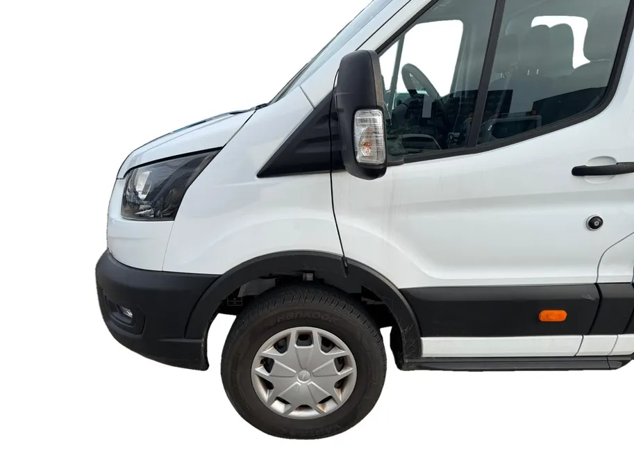 Ford E-Transit 425 CC 68 kWh 184 pk L4 met Gesloten laadbak, laadklep (750 kg), dakspoiler en zijdeur | Achteruitrijcamera | Laadvermogen 1.347 kg