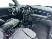 MINI 3-Deurs 1.5 Cooper | Automaat | John Cooper Works | Navigatie | Parkeersensoren | Stoelverwarming | Cruise & Climate Control | Dealer Onderhouden | 12 Maanden BOVAG Garantie