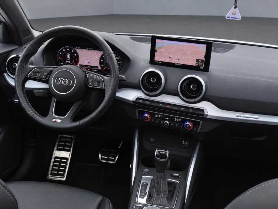 Audi Q2 35 TFSI/150PK S Line · Panoramadak · SONOS Audio ·  Camera · Apple/Android Car Play · Leder