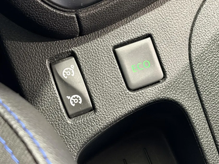 Renault Clio 90PK TCe GT-line | Lichtmetalen Velgen | Panoramadak | Parkeersensoren | Climate Control | Sportstoelen | Cruise Control | Full LED | Navi | Bluetooth | Armsteun | Keyless Entry |