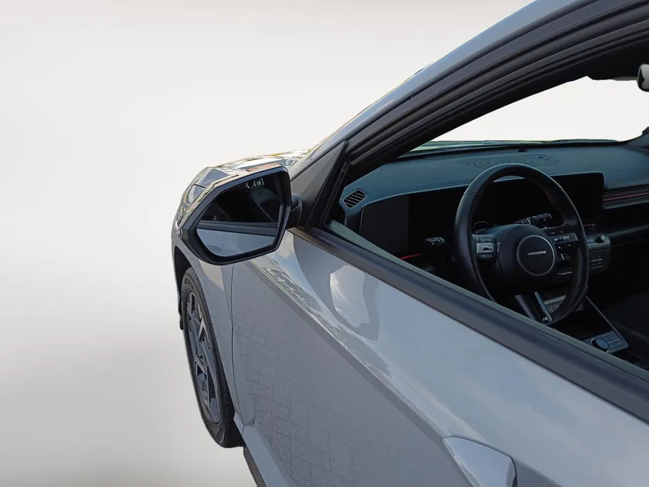Hyundai Kona 1.6 GDI HEV N Line Sky | Apple Carplay/Android Auto | Kunstlederen/suede bekleding | Lichtmetalen velgen 5-spaaks 18 | Schuif/kanteldak