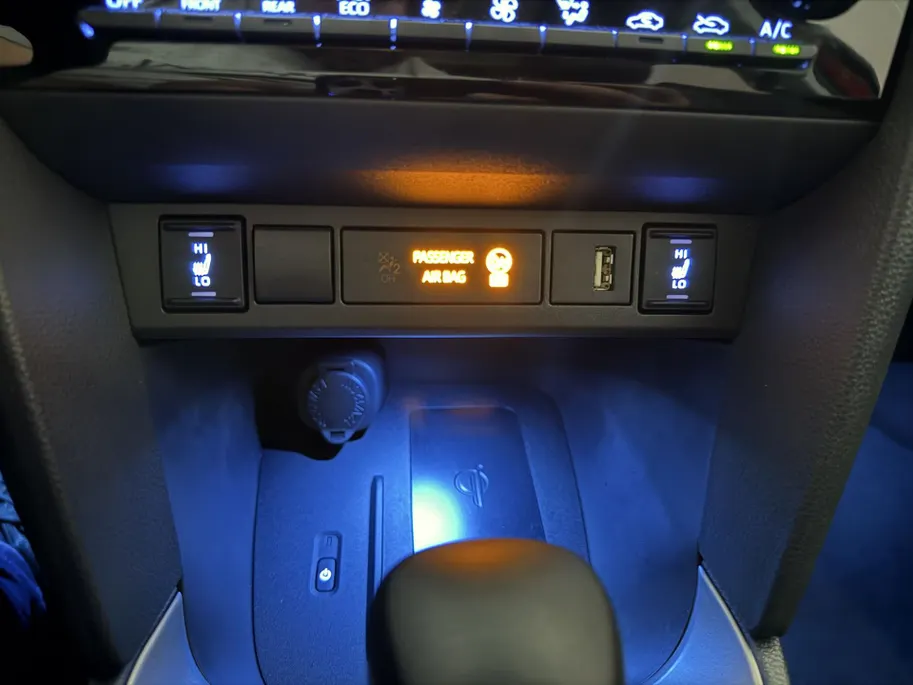 Toyota Yaris Cross 1.5 Hybrid Executive Automaat | Trekhaak | Panoramadak | Apple Carplay/Android Auto | Stoelverwarming