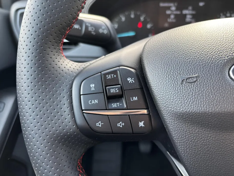 Ford Focus Wagon 1.0 EcoBoost Hybrid ST Line X