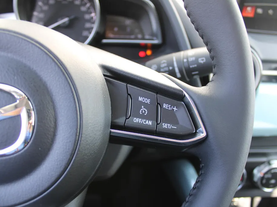 Mazda 2 1.5 e-SkyActiv-G 90PK 6MT Exclusive-Line | Private lease v.a. € 429 p/m | Camera | Dodehoek detectie | Clima | LED | Stoel- / Stuurverwarming |