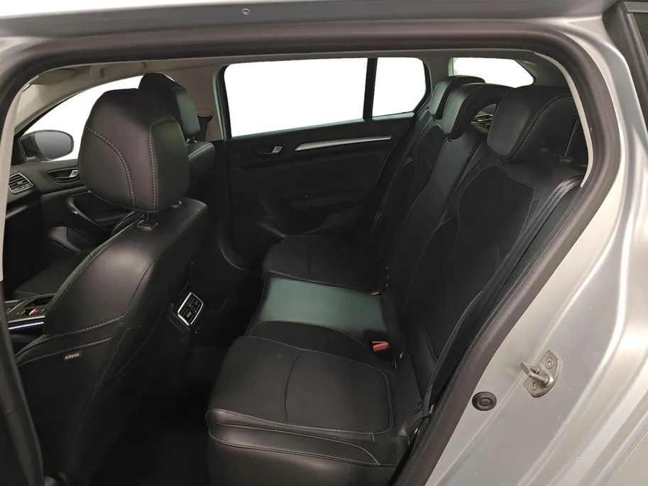 Renault Mégane Estate 1.3 TCe 140 Techno AUTOMAAT NAVI STOELVERWARMING AIRCO CAMERA CRUISE CONTROLE APPLE CARPLAY ANDROID AUTO TREKHAAK (TREKGEWICHT 1750KG) ZEER MOOIE AUTO