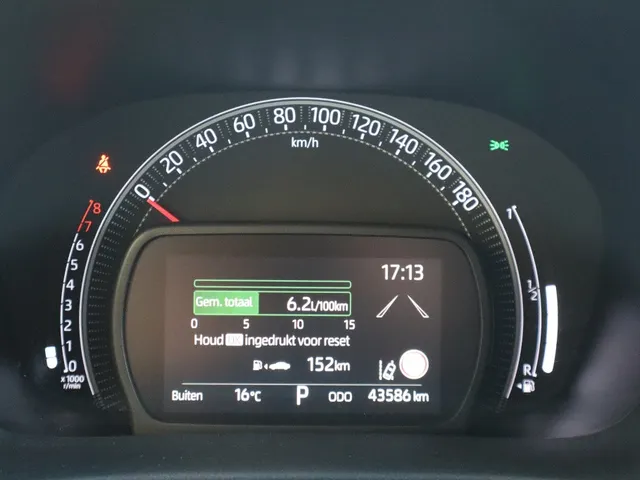 Toyota Aygo X 1.0 CVT Pulse Bi-tone Automaat | AllSeasons | Stoelverwarming