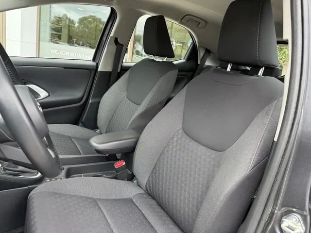 Toyota Yaris 1.5 Hyb. Dynamic | Stoelverwarm. | Allseason | Carplay |