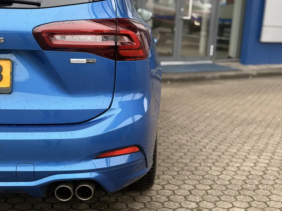 Ford Focus Wagon 1.0 EcoBoost ST Line 125 PK WINTER PACK I LEDEREN BEKLEDING I APPLE CARPLAY / ANDROID AUTO I ' 18 ' VELGEN I