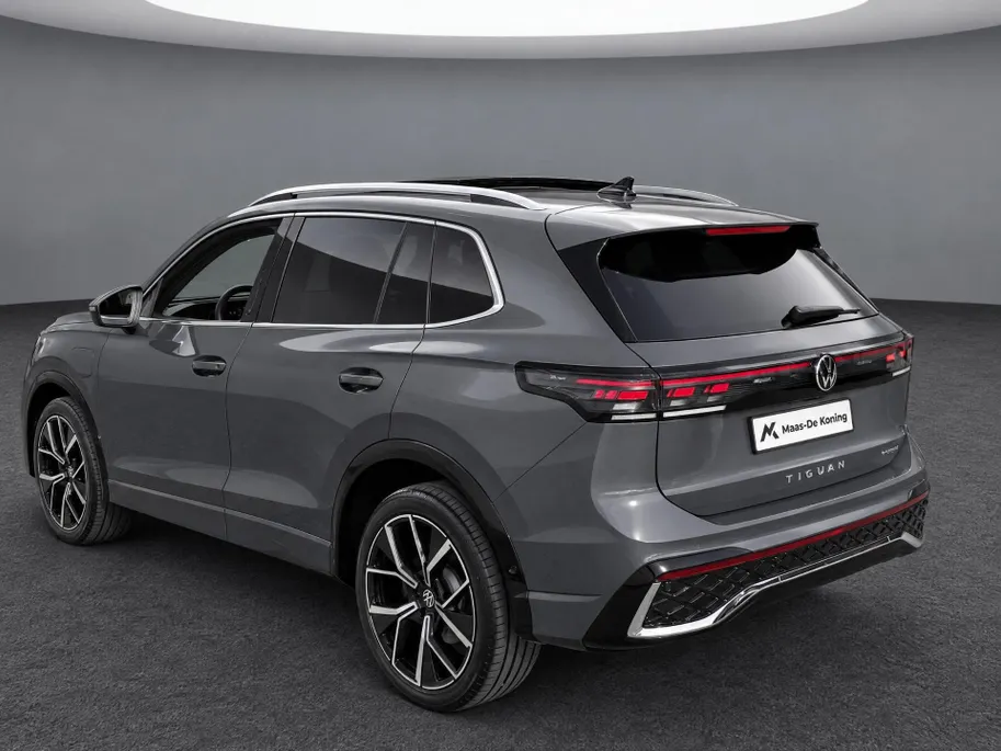 Volkswagen Tiguan 1.5eHybrid 200kW/272PK R-Line · Panoramadak · Trekhaak · 360°Camera + Parkeersensoren · Garantie t/m 20-07-2030 of 100000km.