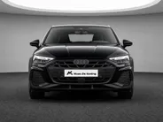 Audi A3 Limousine 35 TFSI S edition 150 PK · Tech plus · Glazen panoramadak · 19' inch Audi sport velgen 5-dubbelspaak-edge anthracietzwart glansgedraaid