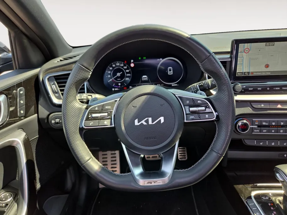 Kia Ceed 1.5 T-GDi GT-PlusLine Automaat | 140 PK | Schuif-kanteldak | JBL | Elektr. verstelbare bestuurdersstoel met geheugenfunctie |  18' lichtmetalen velgen | Dodehoek detectie  | Metallic lak | Fabrieksgarantie t/m 8-4-2032 + 3x 1 jaar*  | NAP