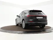 Audi e-tron 55 quattro 408pk S edition · SOH 94,8% · Panoramadak · Luchtvering · 360 Camera · Apple/Android Car Play · Stoelverwarming · 21'' Inch ·