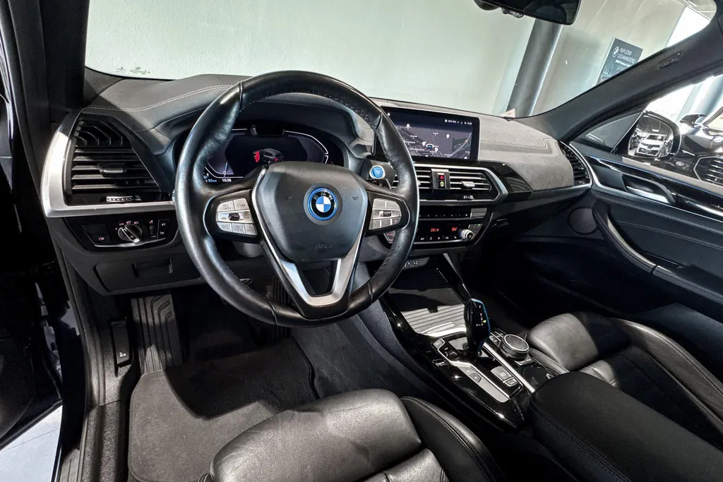 BMW iX3 High Executive 80 kWh
