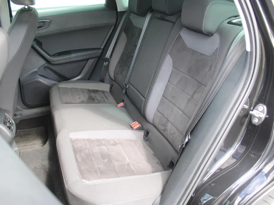 SEAT Ateca 1.0 EcoTSI Style | Navi | Clima | Elek. Trekhaak | Cruise adapt. | Elek. kofferklep | Camera | PDC | 17' LM | Stoelverwarming | Alcantara |