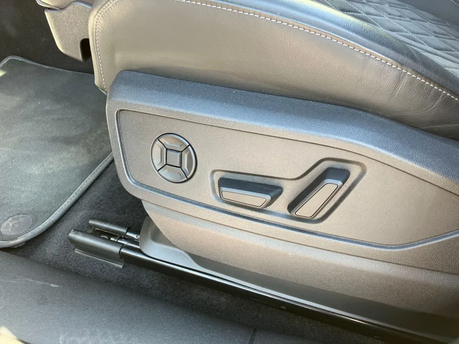 Audi Q5 Sportback 2.0TFSIe-hybrid 220kW/299PK S Line quattro · Panoramadak · 360°Camera + Parkeersensoren · Apple/Android Car Play · Garantie t/m 25-09-2029 of 80000km.