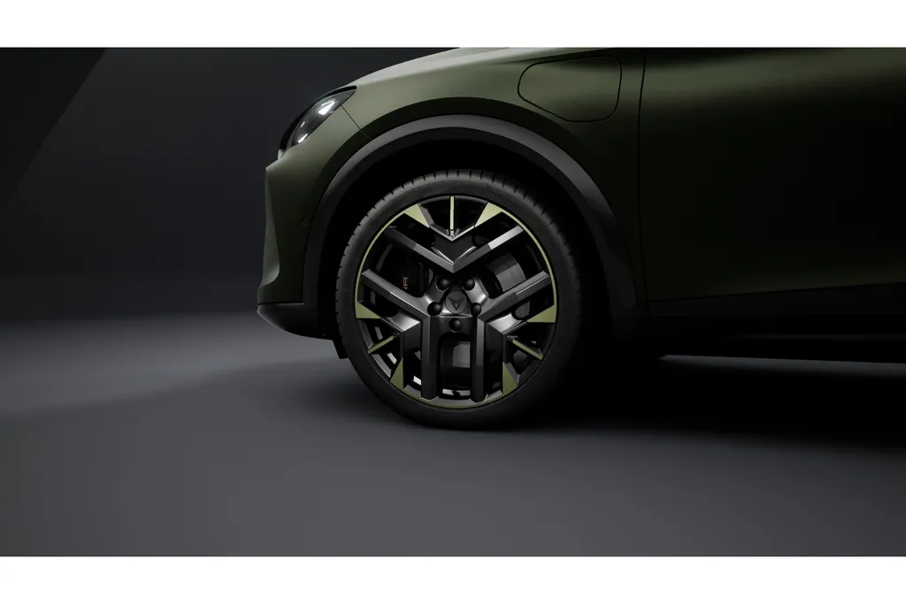 CUPRA Formentor VZ Tribe Edition | Digitaal instrumentenpaneel (Virtual Cockpit) | Draadloze Apple CarPlay™, Android Auto™ | Elektronisch Sperdifferentieel (XDS)