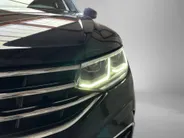 Volkswagen Tiguan 1.4TSIeHybrid 180kW/245PK DSG R-Line · Panoramadak · Trekhaak · 360°Camera + Parkeersensoren · 20'' · Apple/Android Car Play ·