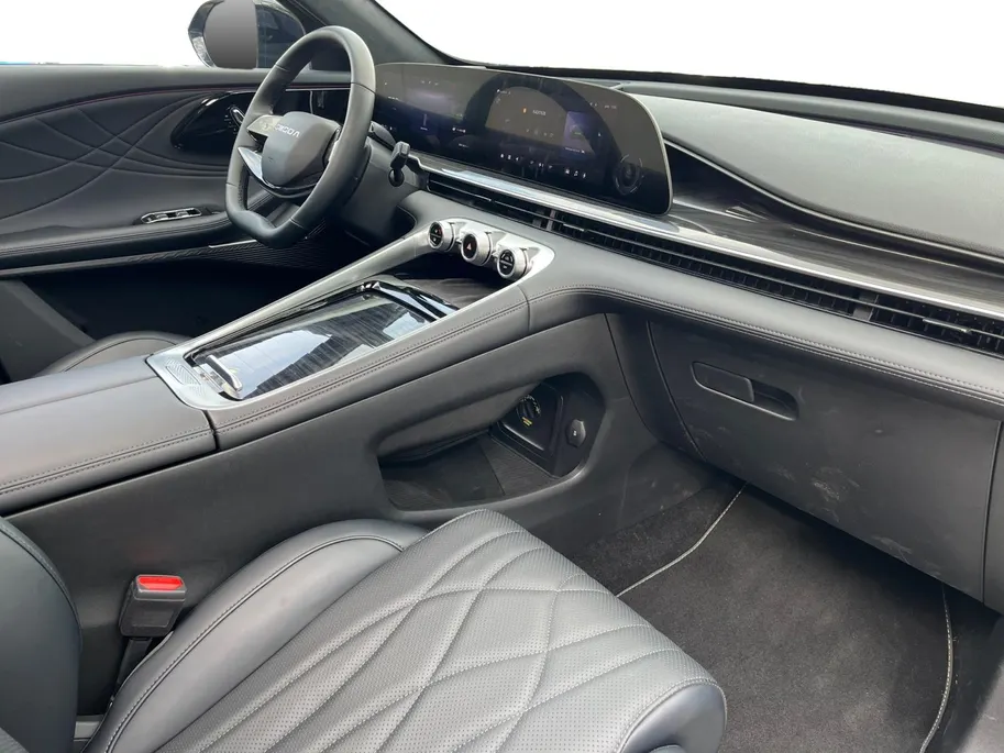 Omoda 9 SHS 1.5T-GDi SHS-P Premium 5p | DEMO | 145 km elektrisch rijbereik | Full Options | Stoelverwarming-/ventilatie | Panorama dak | Leder| Memory seats | Sony Premium audio