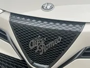 Alfa Romeo Junior 1.2 Turbo 136 PK Ibrida | Carplay | Cruise | LED | Clima | 17'