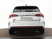 Škoda Octavia Combi 1.4 TSI RS iV PHEV 245pk DSG Business · Camera · Inklap. Trekhaak · Head-Up Display · Elek. Stoelen + Geheugen & Massage · Stuur- & Stoelverwarming ·