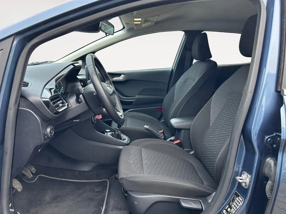 Ford Fiesta 1.0 EcoBoost Titanium 125pk | Stoel- stuur en voorruitverwarming | Navigatie via Apple Carplay & Android auto | Parkeer sensoren