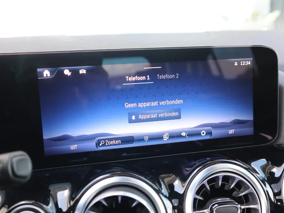 Mercedes-Benz GLA 250 e Star Edition AMG Line l Trekhaak l Keyless l Verwarmbare voorstoelen