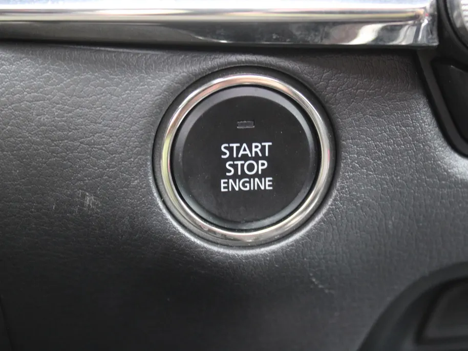 Mazda CX-30 2.0 e-SkyActiv-X M Hybrid Luxury | Trekhaak | Schuifdak | 18' LM | Leer | Elektr. stoelverstelling | Stuur-/stoelverwarming | HUD | 360 Camera | Winterset |