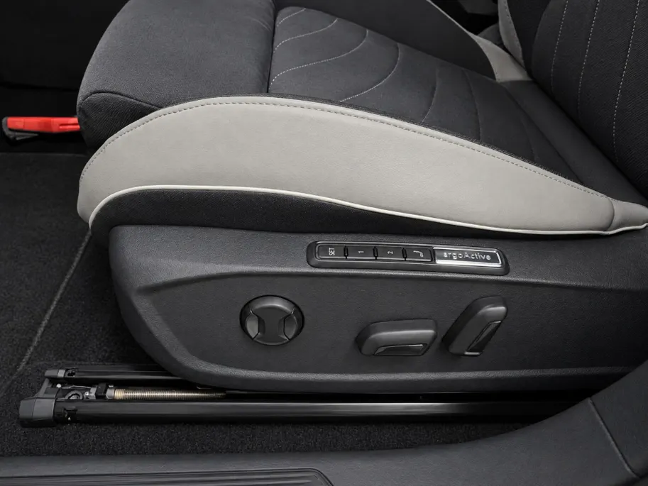 Volkswagen ID.3 204pk Pro S Business 77 kWh · SOH 94,4% · 360 Camera · Elek. Voorstoelen · Apple/Android Car Play · Dodehoek Detectie · Sportstoelen · 19'' Inch ·