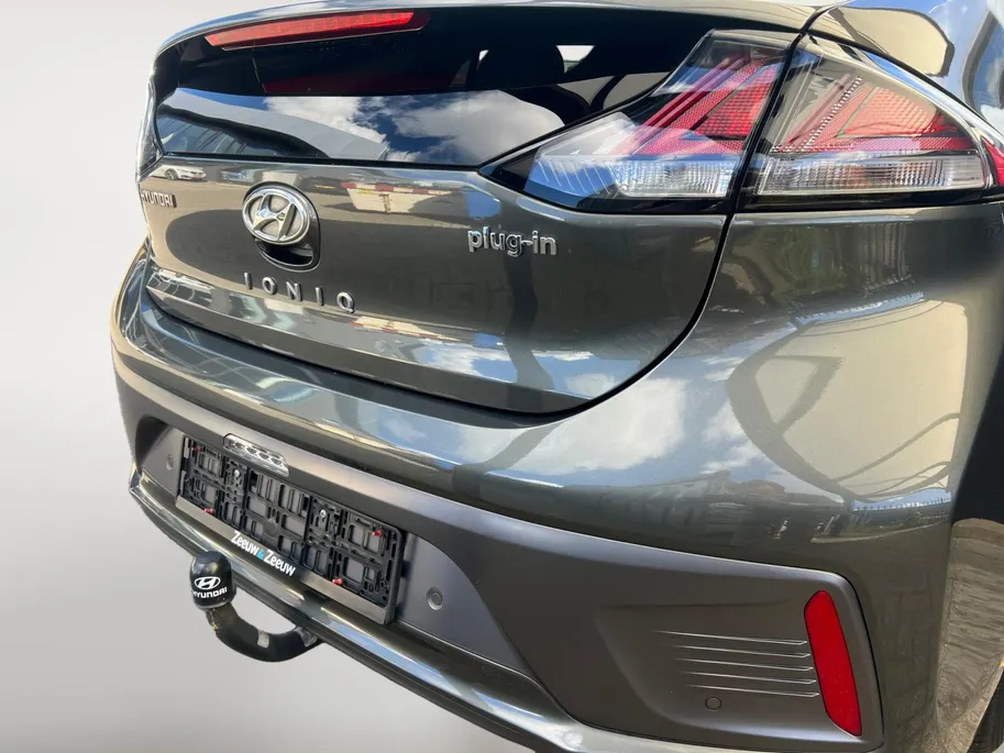 Hyundai IONIQ 1.6 GDi PHEV Premium | 52km elektrisch WLTP | Navigatie | Trekhaak | Climate Control | Apple Carplay & Android Auto | Parkeersensoren rondom | Stoel- en stuurverwarming |