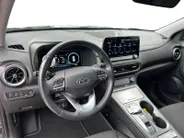 Hyundai Kona EV Comfort Smart 64 kWh | Apple Carplay/Android Auto | cruise control adaptief met Stop&Go | navigatiesysteem full map | Stoelverwarming | warmtepomp |