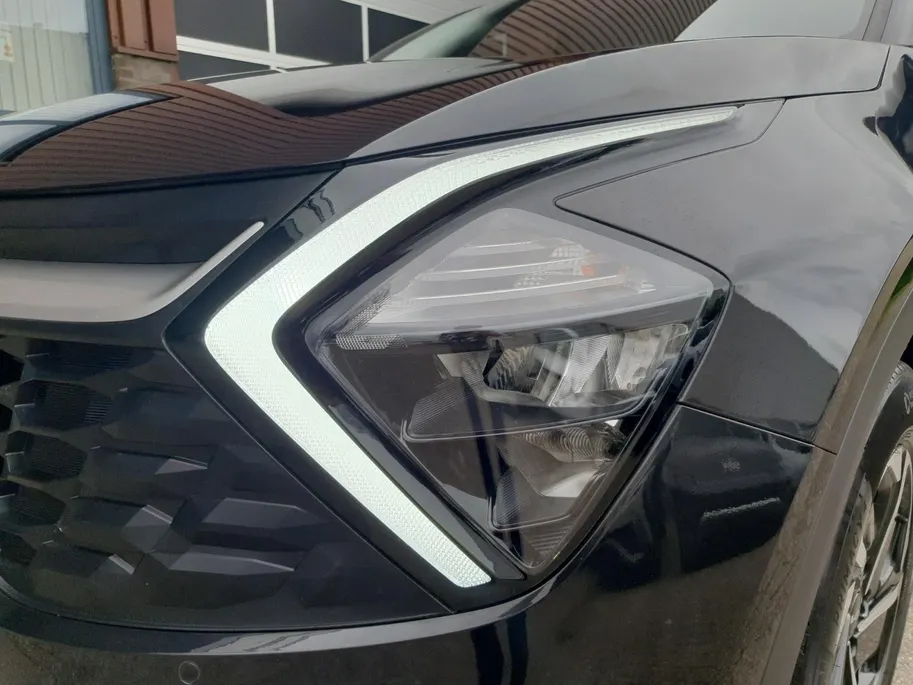 Kia Sportage 1.6T Hybrid DynamicLine | Navigatie | Camera | Parkeersensoren voor en achter | Apple Carplay / Android Auto |
