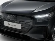 Audi Q4 Q4 S edition performance 82 kWh 286 PK · Glazen panoramadak · Trekhaak elek. wegklapbaar · Optiekpakket zwart