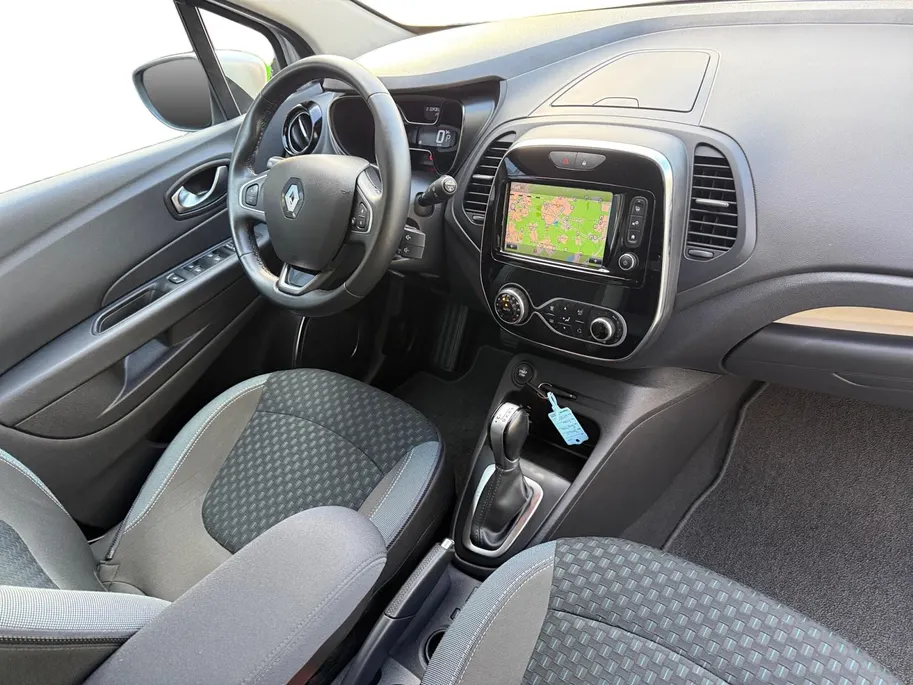 Renault Captur 1.3 TCe Intens | Winterset + Zomerset | Trekhaak | Automaat | Camera | Keyless | LED | Dodehoek | Bluetooth | Navi | Lichtmetalen Velgen | 1 Jaar Bovag Garantie |