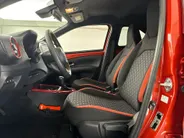 Toyota Aygo X 1.0 VVT-i S-CVT Pulse Plus Automaat | Keyless Entry | Parkeersensoren voor + achter | 17'' L.M. Velgen