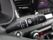 Kia Stonic 1.0 T-GDi MHEV DynamicPlusLine | Stuur-/stoelverwarming | Camera | Clima | Cruise | 16' LM | Navi | LED | Keyless |