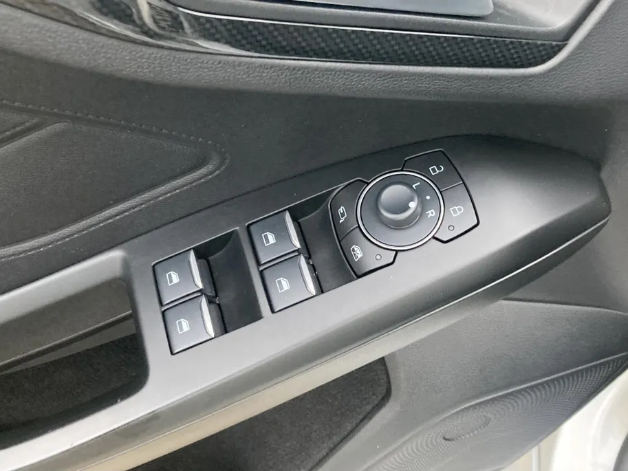 Ford Focus 1.0 EcoBoost Hybrid 125 pk ST Line Wagon SYNC4  Groot Navigatie touchscreen -Winter Pack-Parkeersensoren voor en achter