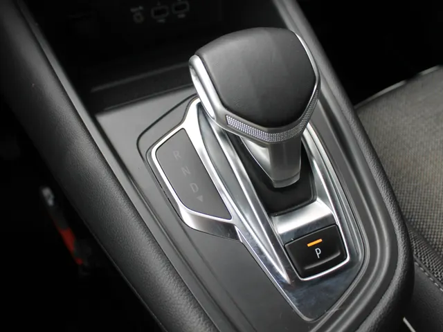 Renault Captur 1.3 TCe 140 AUTOMAAT Intens | Navigatie | Camera | Cruise | Climate Control