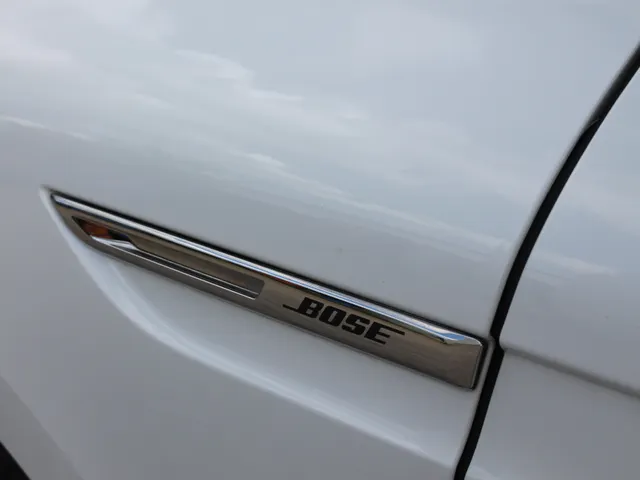 Renault Mégane Estate 1.3 TCe 160 PK Bose | Trekhaak | Bose geluid | Camera achter | Wit metallic |