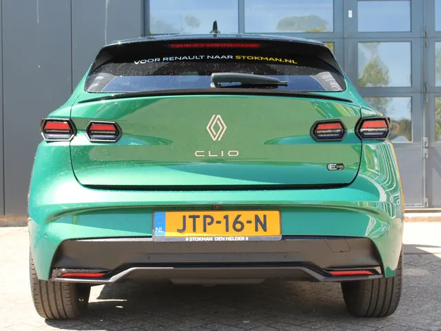Renault Clio 1.8 Hybrid 160 AUT techno | Navigatie | Adaptive Cruise | Achterspoiler | Stoelverwarming | DEMONSTRATIE AUTO, VRAAG NAAR BESCHIKBAARHEID |