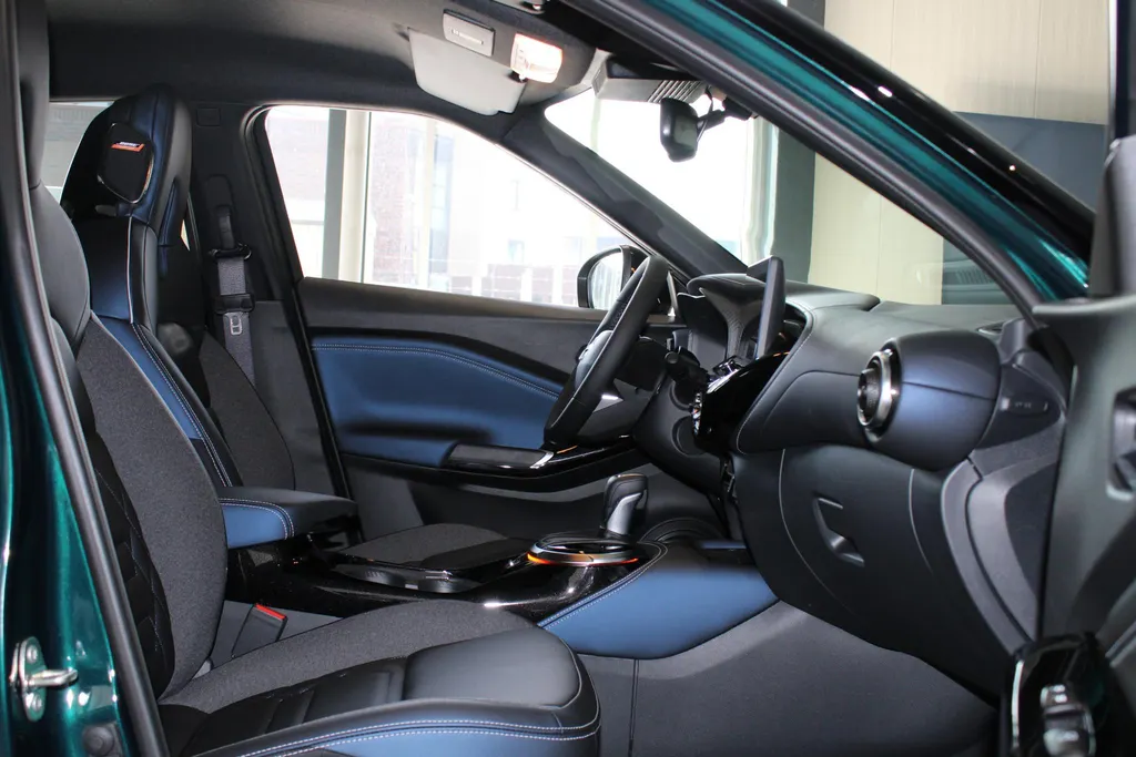 Nissan Juke 1.6 Hybrid Pulse |360grd camera| Bose | Parkeersensoren voor en achter | Navigatie | Automaat| Stoel verwarming | Lederen bekleding | 19inch Wielen| Stuurverwarming |