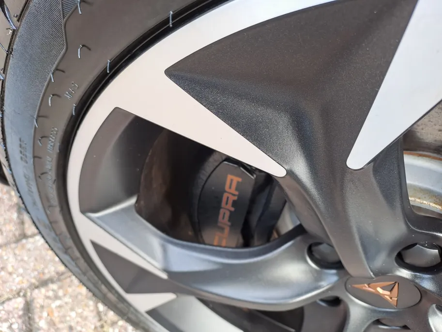 CUPRA Formentor 1.4 e-Hybrid VZ Copper Edition | Voorstoelen verwarmd | Automaat | ECC | Navi | Leer | Stuur verwarmd | Apple Carplay/Android Auto | Cruise control adaptief | SOH 93,6%