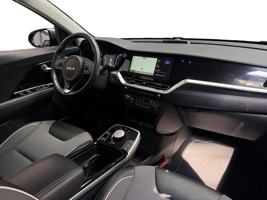 Kia e-Niro DynamicLine 64 kWh NAVIGATIE | CLIMATE CONTROL | CRUISE CONTROL | APPLE CARPLAY & ANDROID AUTO | ACHTERUITRIJCAMERA