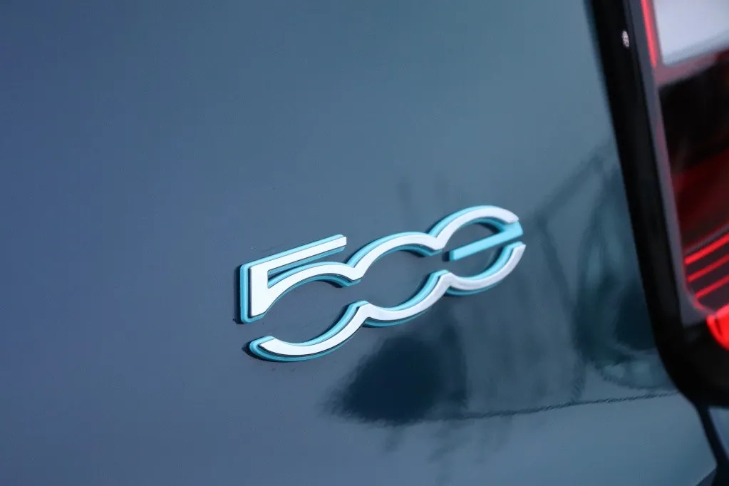 Fiat 500C La Prima by Bocelli 42 kWh | JBL | Winter | Camera | 17′