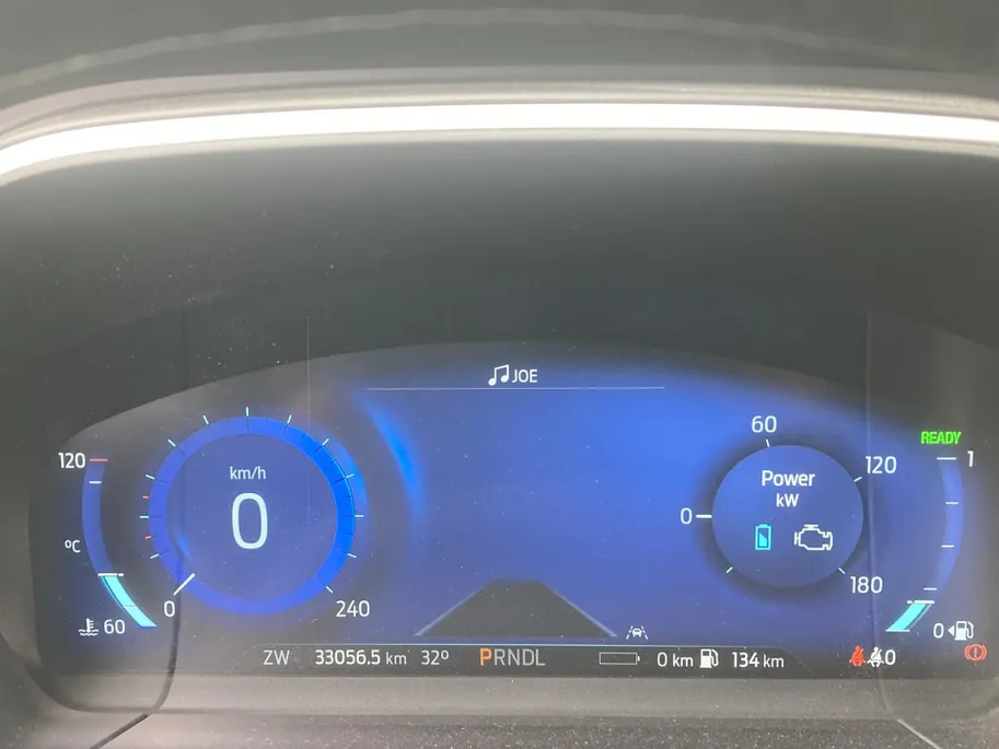 Ford Kuga 2.5 PHEV 225 pk Titanium Winter Pack - Draadloos opladen telefoon Origineel NL auto met weinig km.