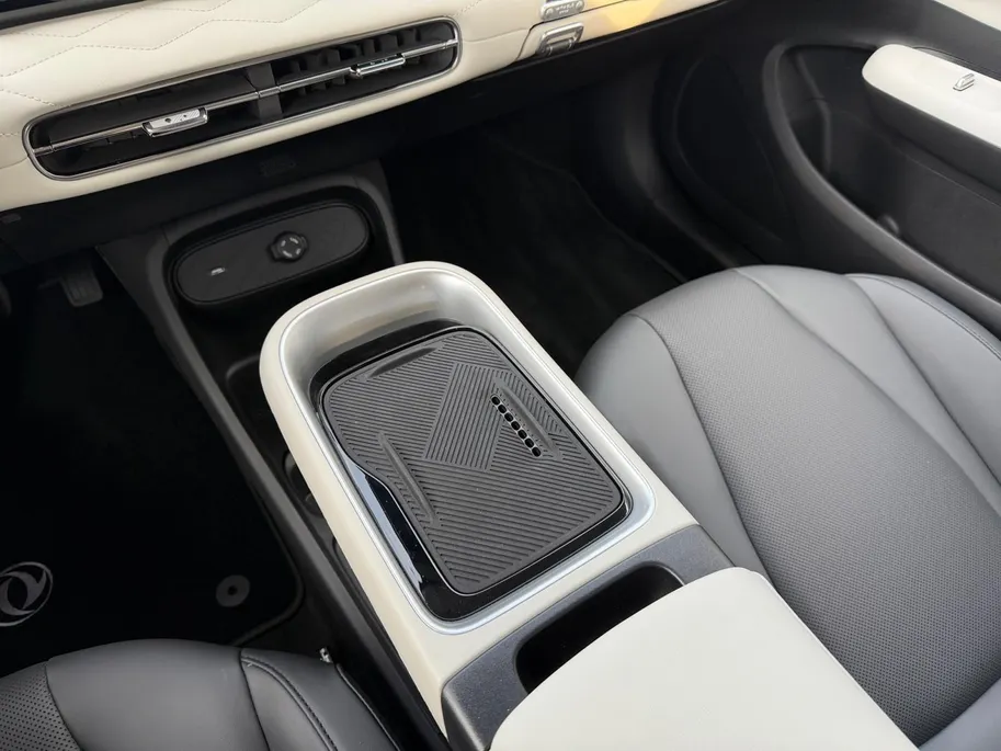 Dongfeng Box Launch Edition 42 kWh | Full Option | 360 Camera | Stoelverwarming & Stoelventilatie | Apple Carplay & Android Auto | Leder | 17'' LMV |