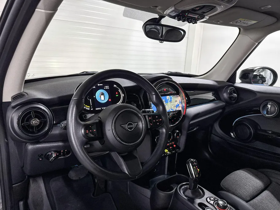 MINI Cooper 3-deurs Electric MINI Yours