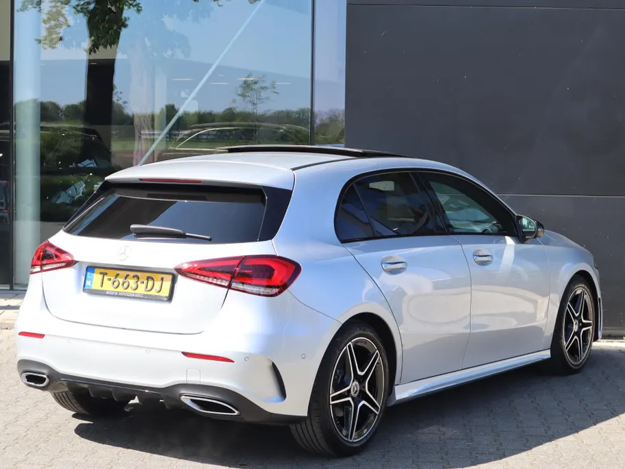 Mercedes-Benz A-Klasse 180 AMG Line l Panorama dak l Keyless entry l Achteruitrij camera l Stoelverwarming
