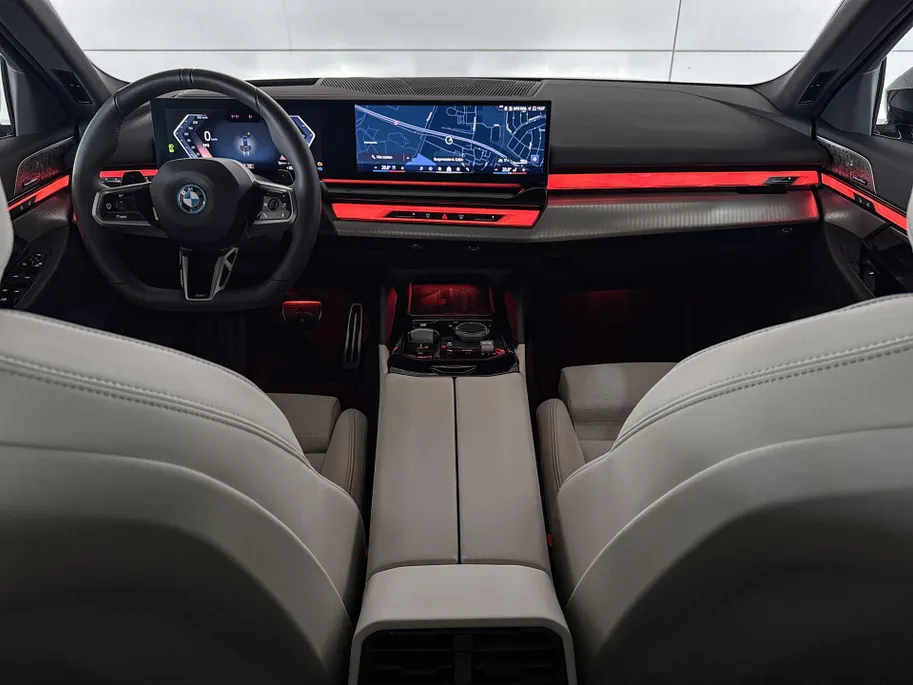 BMW 5 Serie Touring 550e xDrive