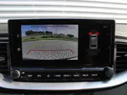 Kia Ceed Sportswagon 1.0 T-GDi DynamicPlusLine | Stoel- & stuurverwarming | Camera | Clima | Cruise | LED | Navi | Elek. achterklep | 16' LM |